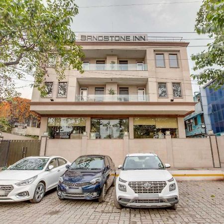 Hotel Sandstone Inn ラクナウ エクステリア 写真
